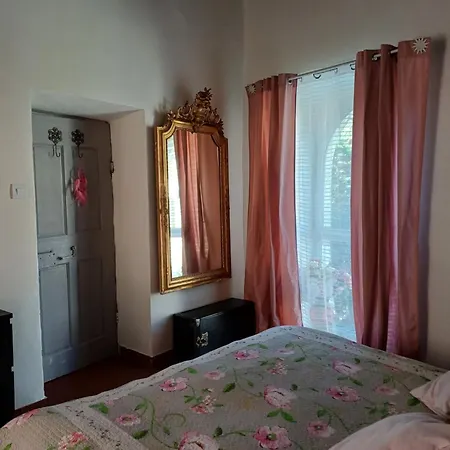 Bed & Breakfast D Hotes *